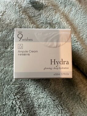 Wish Hydra Ampule Cream - White and Light Gray Moisturizer